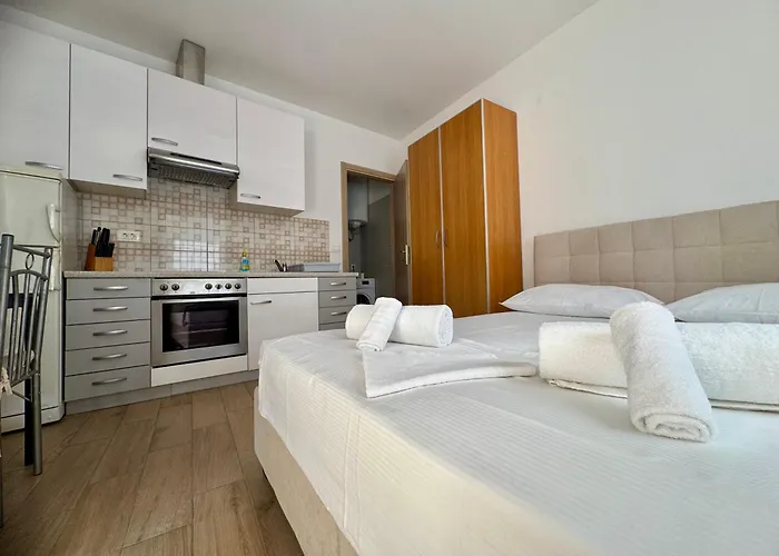 Apartments Central アパート コペル